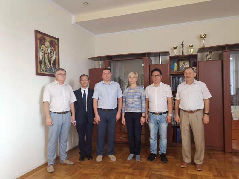 吉尔诺波尔国立技术大学.jpg 吉尔诺波尔国立技术大学.jpg